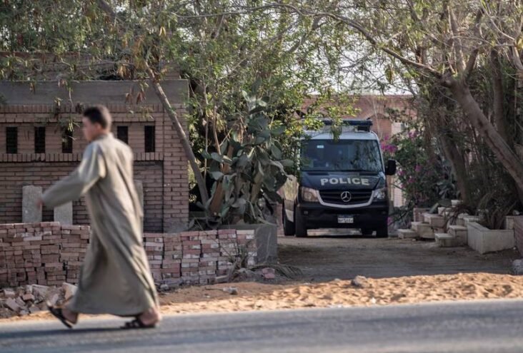 The absence of police officers in the area during the murder was noted by many social media users. AFP