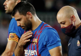 Barcelona’s Sergio Agüero leaves the pitch after experiencing problems against Alavés on 30 October in his final match. Photograph: Albert Gea/Reuters