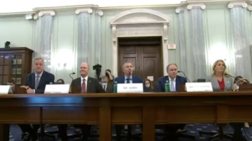 Cruz Rips the airlines. Now it's time to have United Non Compliance.