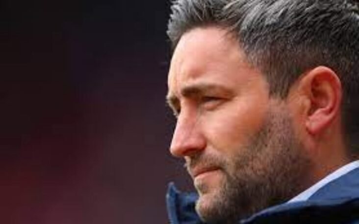 Sunderland boss Lee Johnson claims the Covid vaccine