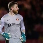 Sunderland-boss-Lee-Johnson-claims-the-Covid-vaccine-could-be-behind-his-goalkeeper