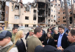 Netizens Slam Justin Trudeau for Not Wearing Mask in Ukraine with 35% Jab Rate But Wears Mask in Canada with Almost 90% Jab Rate Because SCIENCE
