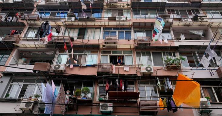 Shanghai neighborhoods return to lockdown a day after restrictions eased