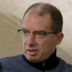 Moderna CEO Splits With CDC on COVID Booster Shots for Healthy People Younger Than 50