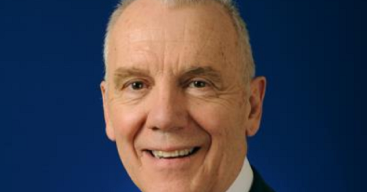 Retired Canadian general receives standing ovation after fiery anti-woke speech