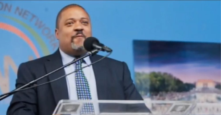 Manhattan D.A. Accused of Hiding Hundreds of Pages of ‘Exculpatory Evidence’ from Grand Jury in Trump Case