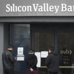 US government moves to stop potential banking crisis