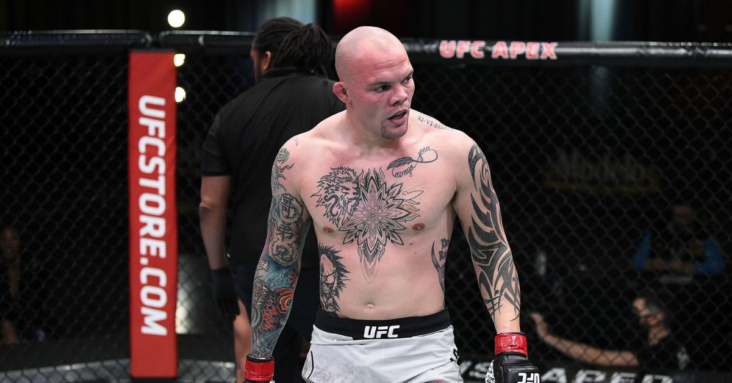 MMA Fighter Anthony Smith Says His Mum Died Immediately After Getting Injected With Her Booster & He Got Blood Clots From The C-19 Vaccine
