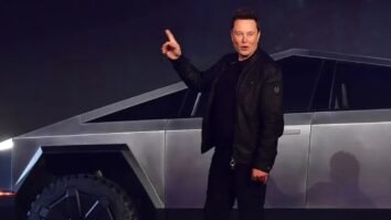 Elon Musk says to expect roughly 1 billion humanoid robots in 2040s