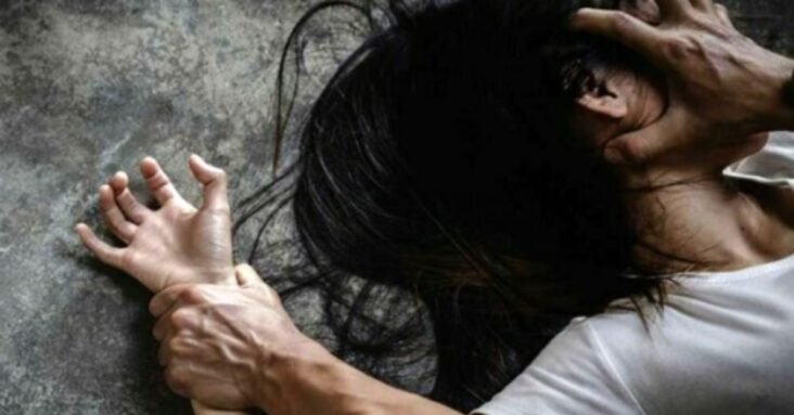 Catania rape: the gang immobilized the 13-year-old's boyfriend, forcing him to witness the abuse