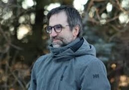 Environment Minster running his own site and using it for government data.